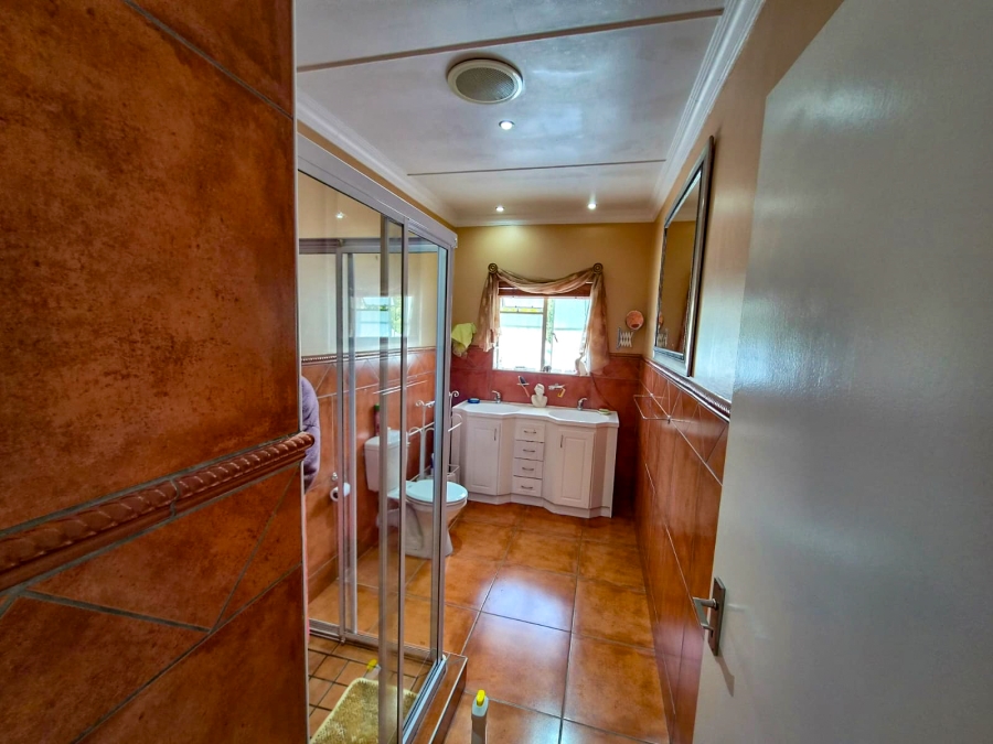 4 Bedroom Property for Sale in De Doorns Western Cape